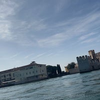 Foto diambil di Lago di Garda oleh AD 89 ♌️ pada 10/8/2023