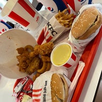 Photo taken at KFC by 🌙سا on 8/4/2022