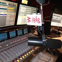 Снимок сделан в WBLS-FM 107.5 пользователем Lynn D. 11/18/2012