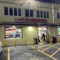 Photo taken at Good Ole Reliable Liquors by Dante on 8/28/2022