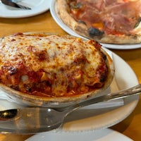 Das Foto wurde bei Tutta Bella Neapolitan Pizzeria von Kenneth am 2/3/2024 aufgenommen