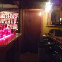 Foto tirada no(a) Bar 414 por Barry B. em 1/1/2015
