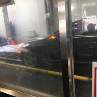 7/28/2016에 NYC H.님이 Imperial Hand Car Wash에서 찍은 사진