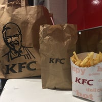 Das Foto wurde bei KFC von Junior P. am 3/1/2017 aufgenommen