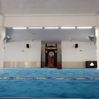 Photo taken at Masjid Temenggong Daeng Ibrahim (Mosque) by Ekajati W. on 12/1/2018