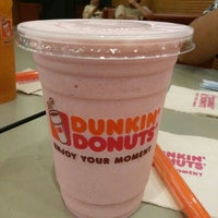 Photo taken at Dunkin&amp;#39; Donuts by Flora A. on 7/15/2016