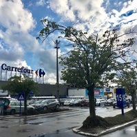 Photo taken at Carrefour hypermarché / Carrefour hypermarkt by Olivier V. on 9/11/2017