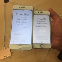 Photo taken at Apple Roosevelt Field by Frank on 9/29/2017