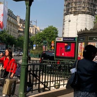Photo taken at Métro Richelieu—Drouot [8,9] by Darren on 5/22/2018