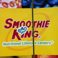 Photo taken at SMOOTHIE KING by Yusuke F. on 12/7/2012