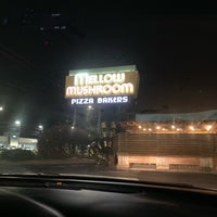 Photo taken at Mellow Mushroom by Sinclair on 1/22/2019