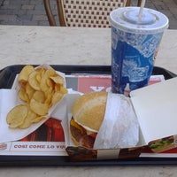 Foto scattata a Burger King da Simone P. il 5/25/2014