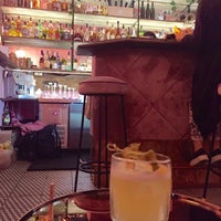 Das Foto wurde bei Pink Room Speakeasy Bar von Deniz am 9/21/2016 aufgenommen