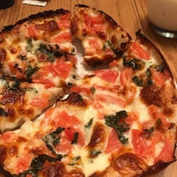 Снимок сделан в Matthew&amp;#39;s Pizza пользователем Christine P. 12/26/2016