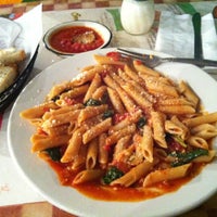 รูปภาพถ่ายที่ Napoli Pizza &amp; Pasta โดย Leo R. เมื่อ 2/2/2013