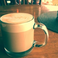10/19/2012 tarihinde Christina G.ziyaretçi tarafından Cool Beanz Coffee House'de çekilen fotoğraf