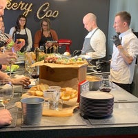 Foto tirada no(a) Кулинарная студия «Cookery Coo» por Boris A. em 3/29/2019