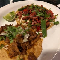 รูปภาพถ่ายที่ El Comal Mexican Restaurant โดย Chris W. เมื่อ 10/15/2018