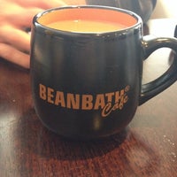 11/17/2013 tarihinde Melissa R.ziyaretçi tarafından BeanBath Cafe'de çekilen fotoğraf