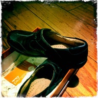 clarks shoes eastview mall