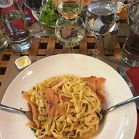 Photo taken at Le Comptoir Des Salades by T🐥 D. on 3/1/2018