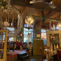 Foto diambil di CAV Restaurant oleh Steve D. pada 1/10/2021