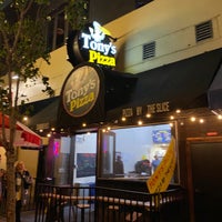 Foto diambil di Tony&amp;#39;s Pizza oleh Mary L. pada 9/25/2021