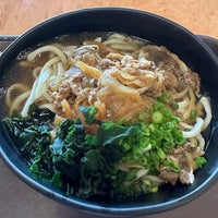 Foto tomada en U:DON Fresh Japanese Noodle Station  por Gorkem el 6/23/2023