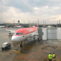 Photo taken at Voo Avianca O6 6244 by Alana on 8/3/2017