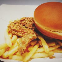 Photo taken at KFC by Geoffy👑 on 1/6/2015