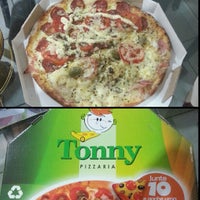 Foto tirada no(a) Pizzaria Disk Tonny por Henrique M. em 12/22/2012