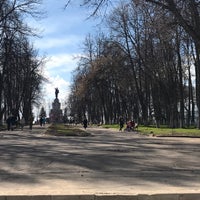 Photo taken at Центральный парк by Лев Я. on 4/30/2018