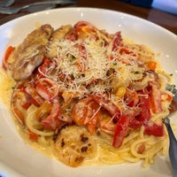 Photo taken at Olive Garden by Wai on 11/11/2021