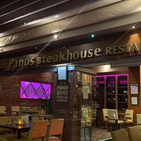Foto tomada en Panos Steak House  por МариКо el 4/7/2021