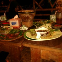 Review Kampoeng Kalapa (Saung Makan & Pemancingan)