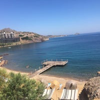 Foto diambil di La Brezza Hotel &amp;amp; Beach / Yalıkavak oleh Nesliey pada 7/2/2017
