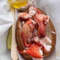 Photo taken at McLoons Lobster Shack by Alissa M. on 8/1/2023