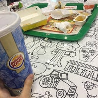 Photo taken at Burger King by Renata Y. on 2/27/2016