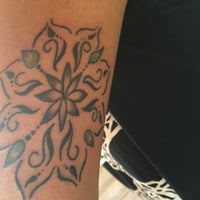 Каждому свое тату. Кая скоделарио в жизни. Кайя гербер тату. Кайя тату на русском. Кайя тату на русском.