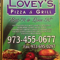 Снимок сделан в Lovey&#39;s Pizza &amp; Grill пользователем John S. 5/28/2013