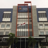Photo taken at Singapore International School (SIS KJ) by Vlizzpare on 1/7/2013