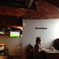 Снимок сделан в Let It Bar пользователем dingoinlimbo 4/17/2015