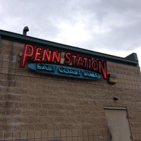 10/14/2012にLonnie W.がPenn Station East Coast Subsで撮った写真