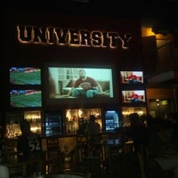 รูปภาพถ่ายที่ University Sports Bar โดย Da S. เมื่อ 11/19/2012