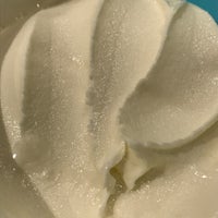 Photo taken at Treats Frozen Yogurt &amp;amp; Ice Bar by Jaime d. on 7/23/2017