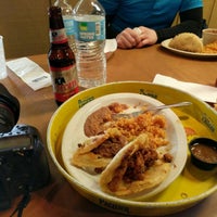 1/27/2017にJimmy K.がHenry&#39;s Puffy Taco Expressで撮った写真