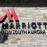 Foto scattata a Ithaca Marriott Downtown on the Commons da Angela W. il 6/11/2021
