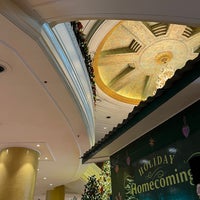 Foto tomada en Lobby Lounge at Makati Shangri-La  por Dan G. el 12/27/2023