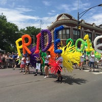 Снимок сделан в Chicago Pride Parade пользователем Julia B. 6/26/2016