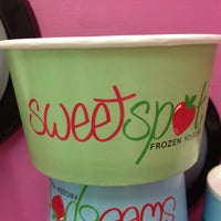 Photo taken at Sweet Spot Frozen Yogurt by Charlie P. on 6/22/2013